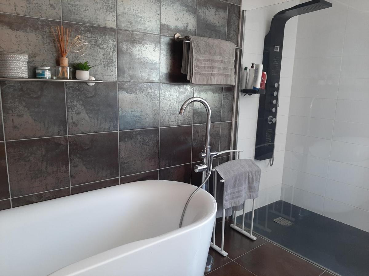 Chambre Double Dans Maison Chaleureuse Et Familiale Carcassonne Eksteriør bilde